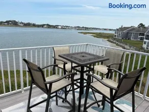 Bethany Bay Condo with Shared Pool High Speed WiFi Bay View & Central AC - Image 1