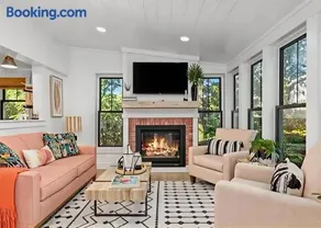 Sunset Cottage Relax on Lake Michigan 3BR, 3BA - Image 1