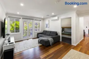 Valley View Retreat - Image 1