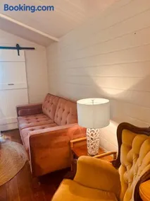 Beach Cottage Upstairs - Image 4