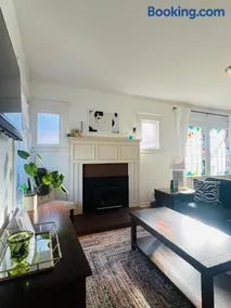 Seattle Historic Bungalow - Image 2