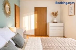 Spacious Apartment with Free Parking near Prague - Image 3