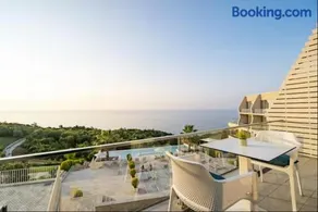 Romantic Jacuzzi Apartment by the Sea,Cape Rodon - Image 1