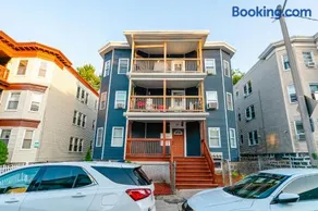Family Retreat 4BR Boston - Near Redline & 5mins to Franklin Park Zoo - Free Parking 27 - Image 2