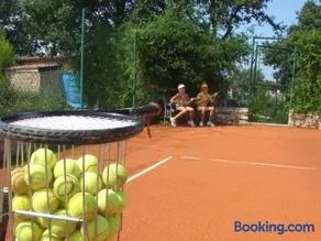 Villa in Funtana with private Tenniscourt (3418) - Image 3