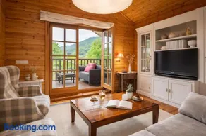 Espectacular apartamento de madera frente al río Ter Camprodon - Image 1