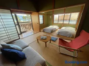 ATASHIKADAYS Kumano-Kodo Beachfront B&B Hostel - Image 2