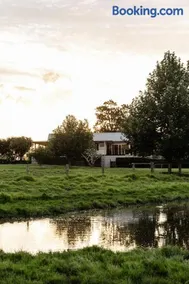 Riverglen Country Escape, Pool & River views - Image 4
