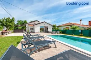 Cozy House with Pool near Rovinj - Image 1