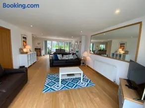 OHANA HOUSE - Unbeatable Location - UK's Best Beaches - Image 3