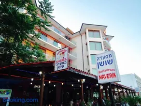 Maverick Hotel - Image 3