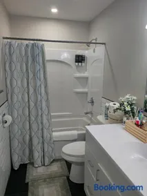 Serene Modern Home in Lawrence with workspace - Image 2