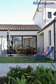 En plein centre, jolie maison pour 6 avec jardin - Image 1