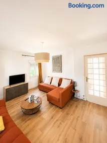 Maison moderne Parking &Jardin - Image 1