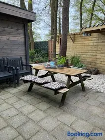 Vrijstaand Houten huis in het bos - Image 4