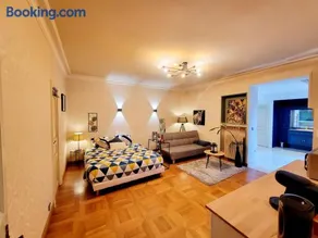 Superbe Appartement Calme et Spacieux balcon et clim - Image 1