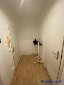 Gemütliche Wohnung mit Smart-TV und großem Balkon - Image 5