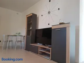 Apartment Chuck - Image 3