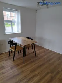 Ensuite Double Bedroom in Rochdale - Greater Manchester - Image 4