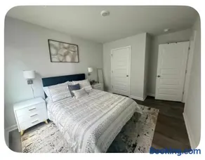 Luxury Room In McDonough - Image 1