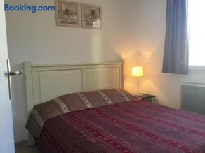 Charming rental with shared-pool in Mouries - Image 3