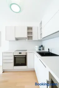 Vienna Residence | Spacious Serviced Apartment in Vienna directly at the U4 - Image 2