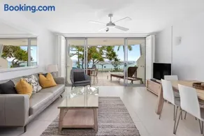 Fairshore 12: Absolute Beachfront, Direct Beach & Pool Access - Image 5