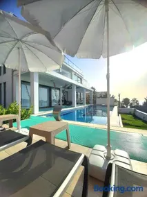 Villa Rosy Sunset - Image 1