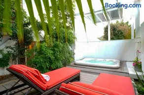 Romantic Bungalow near Beach with Shared Pool - Image 3