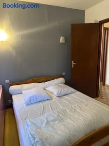 Vaste villa au coeur de la pinède - Image 3