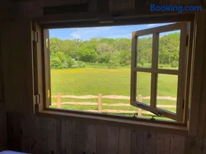 Whittlewood Shepherd's Hut in Silverstone, Cosy, Rural, Views - Image 4