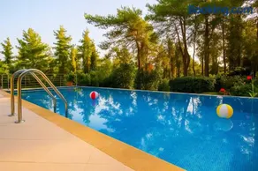 Hera's Resort with Private Pool and Lush Garden - Image 2