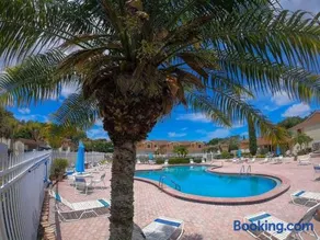 Stunning Ventura Condo - Image 1