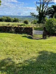 Unwind at Hilltop Farm Cottage with Valley Views - Image 2