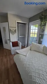 Yizhan HIllside Homestay - Image 2