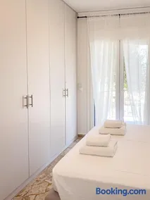 Platon Apartment - Image 4
