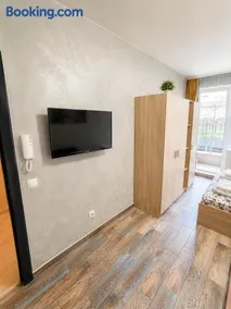 Studio Z18 - Image 4