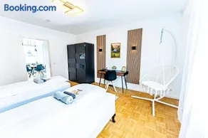 Große Terassen-Wohnung mit Grill, Playstation 5, Billardtisch und Massagesessel - Image 2