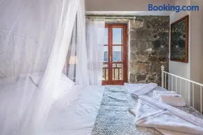 Olive Guesthouse Trypiti - Image 1