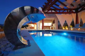 Villa Maritime - Exklusive Strandvilla mit beheiztem Pool, Grillhütte & Meerblick bei Zadar - Image 4