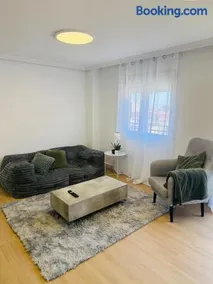 Apartamento Vega - Amplio, Soleado y con Balcón - Image 4