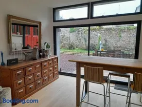 loft with a garage feel - Image 2
