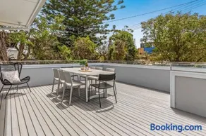 Seaside Haven Short 250 Metre Walk To The Beach - Image 3