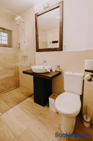 Pensiunea Poiana Vlădesei - Image 2