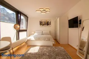 Exklusive 1-Zimmer-Wohnung in KA-Stadt - Image 3