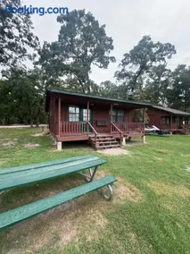 Anchor Inn Marina and Resort - Image 3