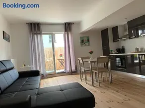 Attractive modern apartment - Image 2