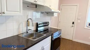 Cozy 1BR Burnaby Retreat Near Metrotown - Image 2