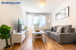 SAQU312C - Amplio piso de 1 dormitorio en Tetuán, Madrid - Alquiler temporal - Image 1