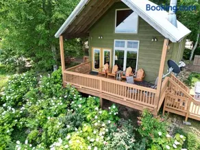 Fish Tales Cabin with a private hot tub - Image 3